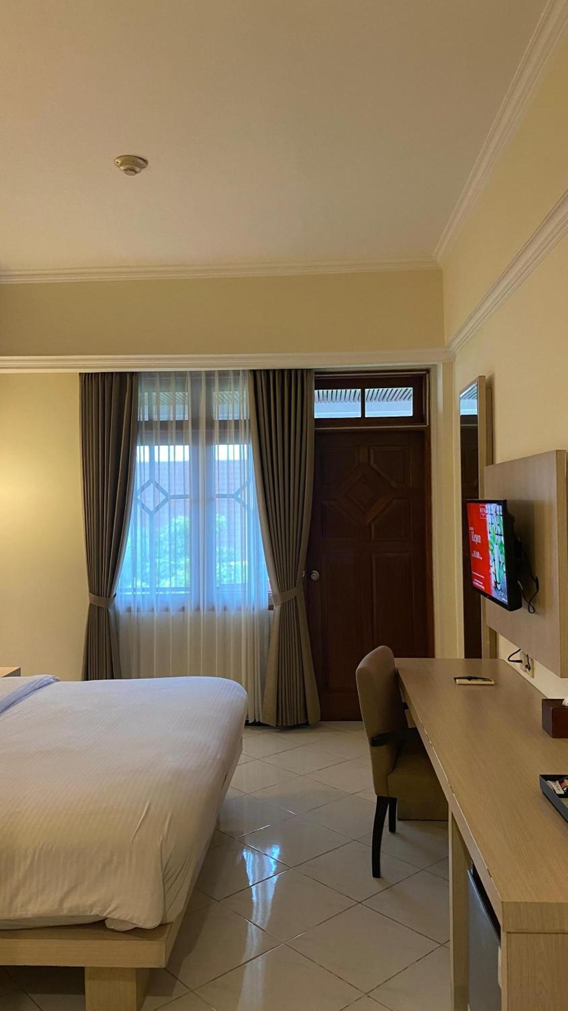 Royal Hotel And Villa Batu Batu  Luaran gambar